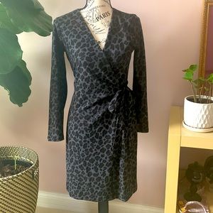 Ann Taylor pull on wrap around dress